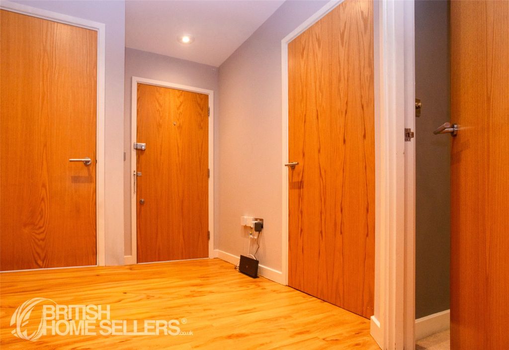 Property photo 2 of 15 Picture No. 11