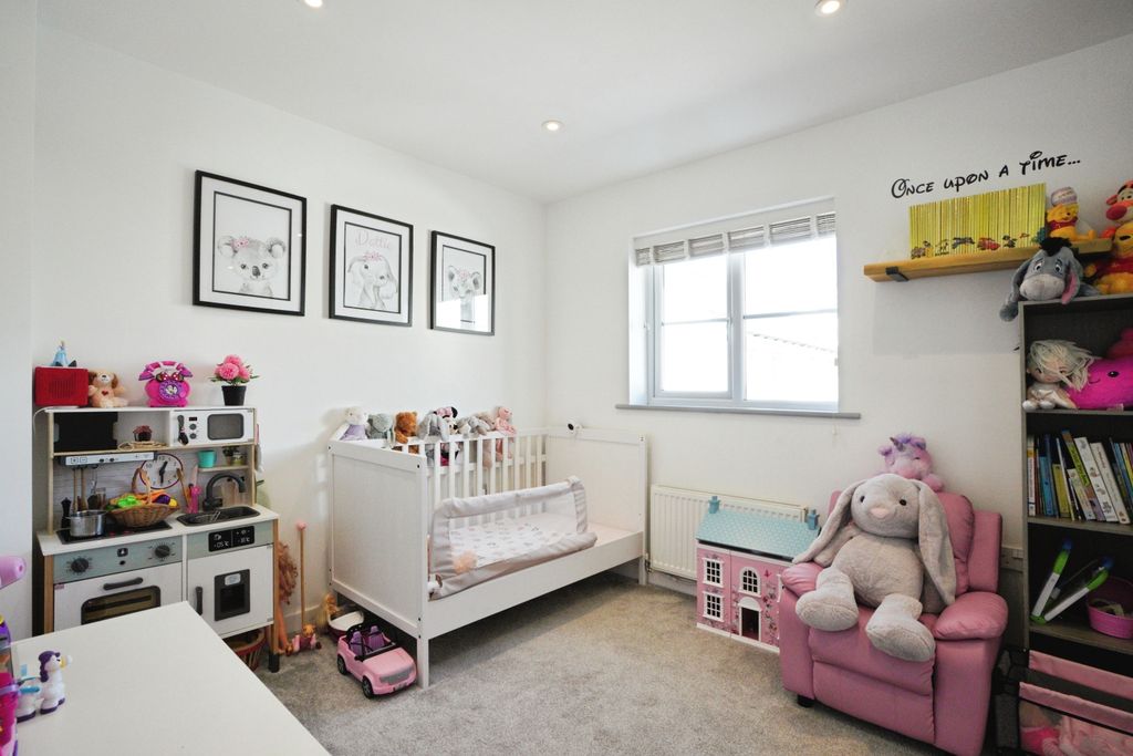 Property photo 2 of 38
