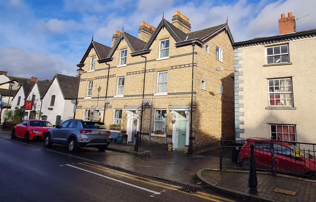 Property photo 1 of 10 Flat 3 Front