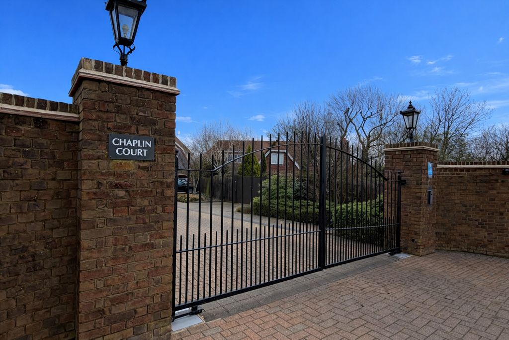 Property photo 3 of 24 Chaplin Court Front Gates, Presented By James Hill