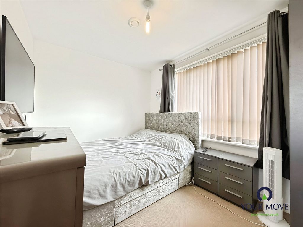 Property photo 3 of 8 Bedroom