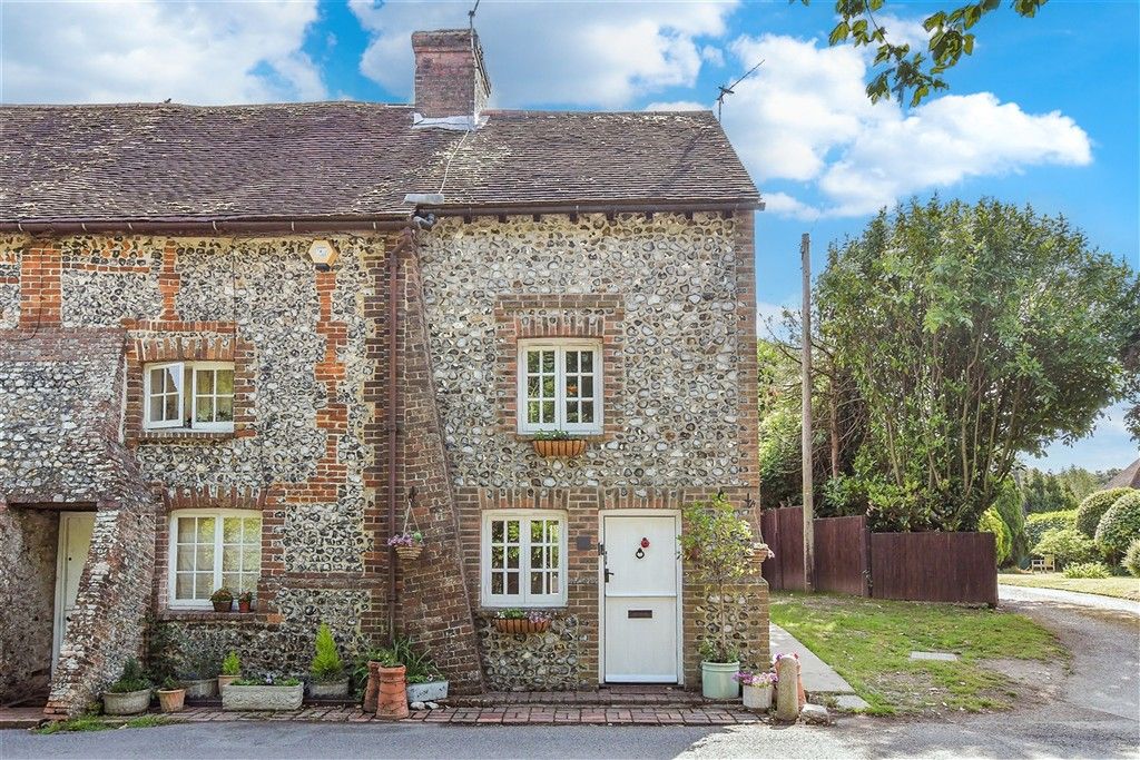 Property photo 1 of 17 External (Web)