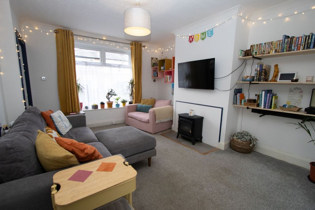 Property photo 2 of 16