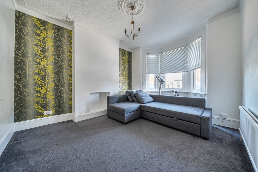 Property photo 2 of 9 Reception