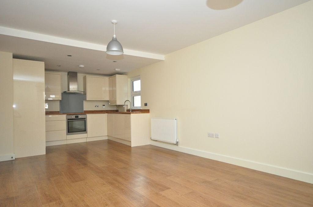 Property photo 2 of 10 Kitchen