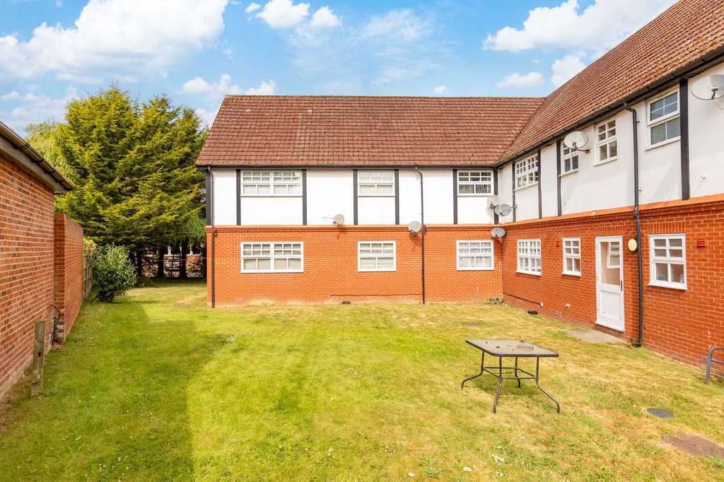 Property photo 2 of 17