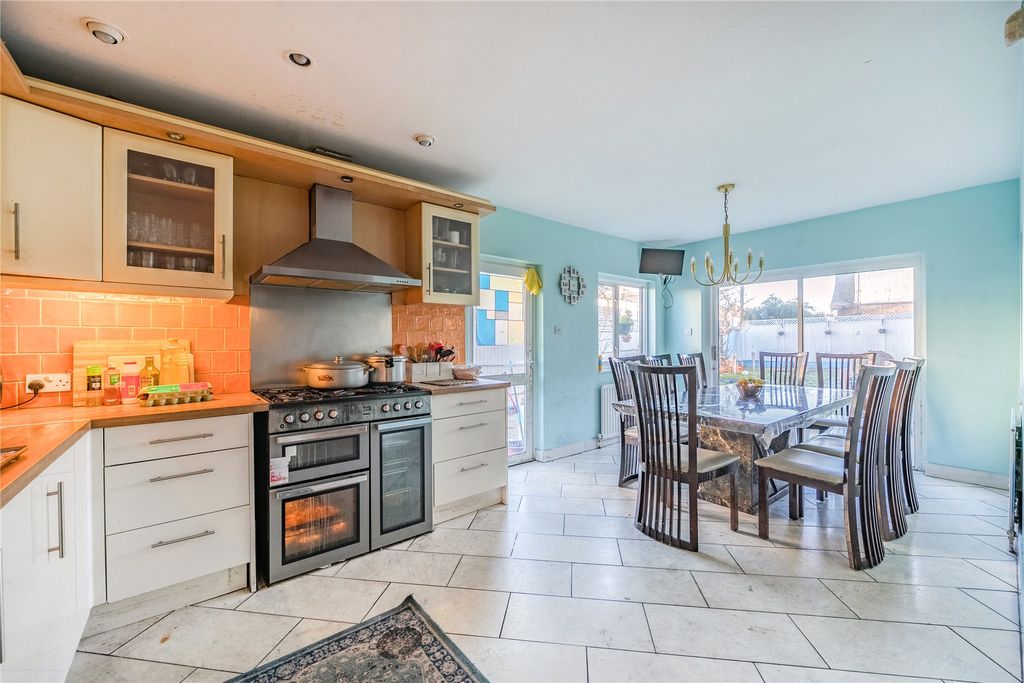 Property photo 3 of 19 Picture No. 11