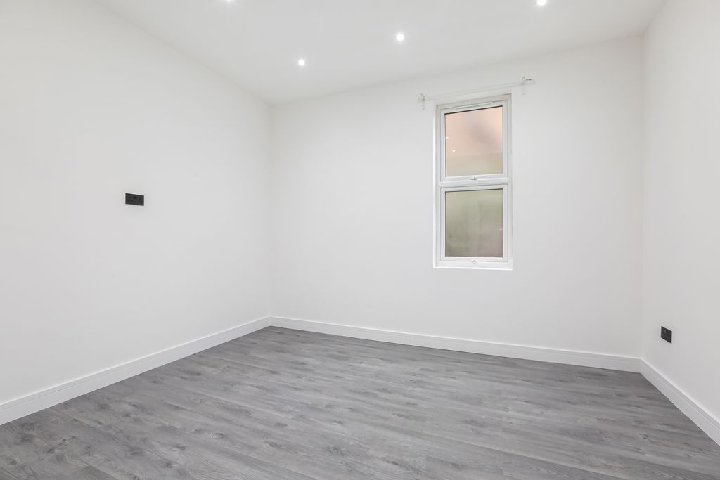Property photo 2 of 25 Ach_5059