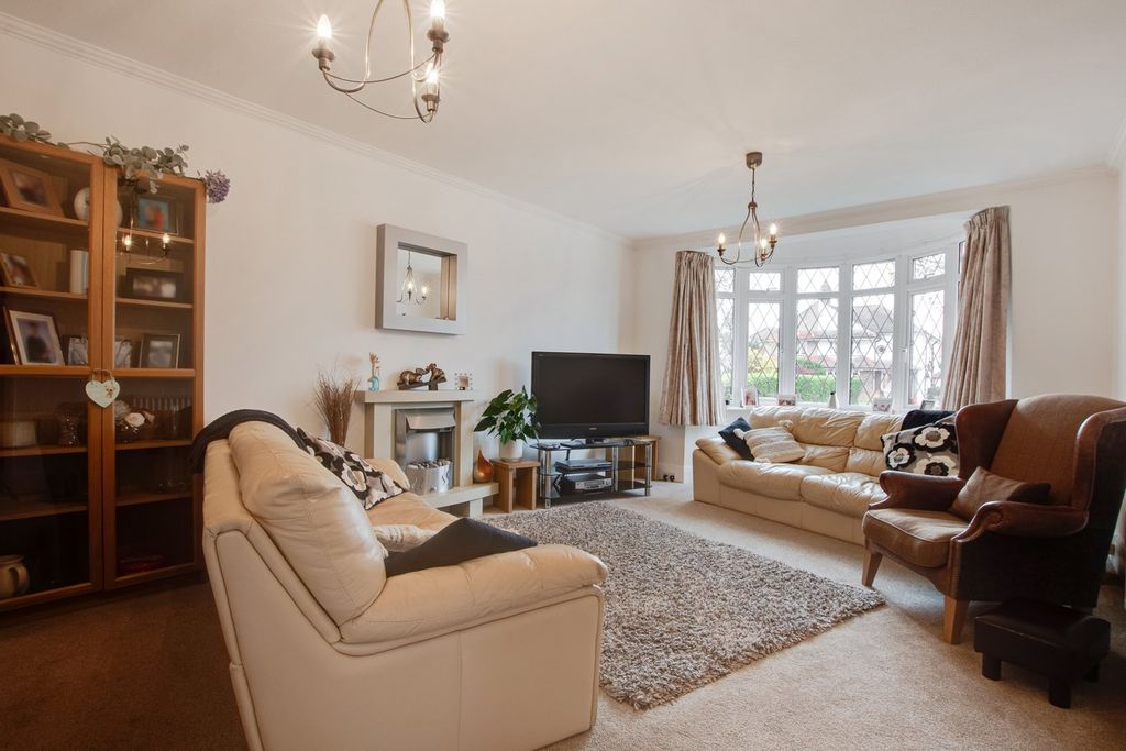 Property photo 2 of 19