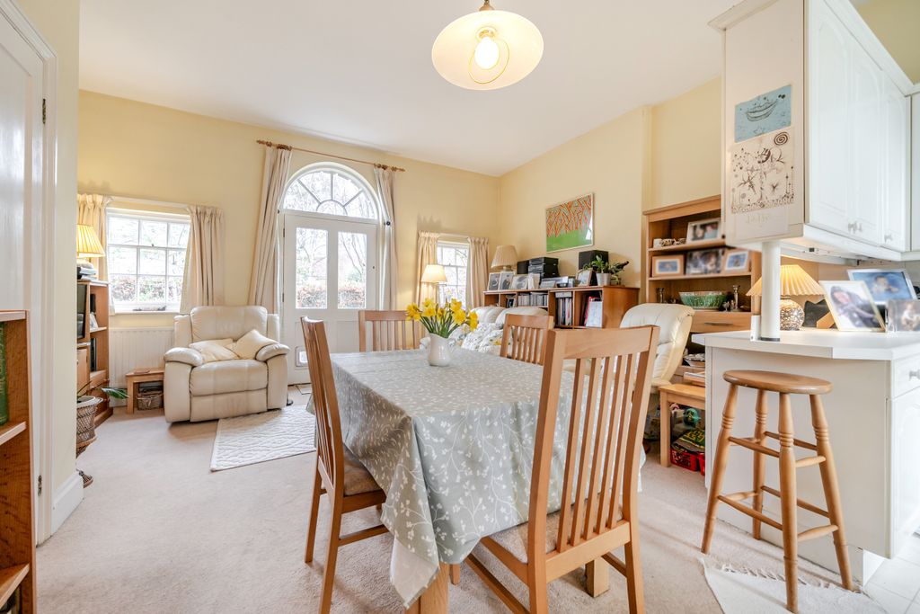 Property photo 3 of 27 Kitchen / Dining Room