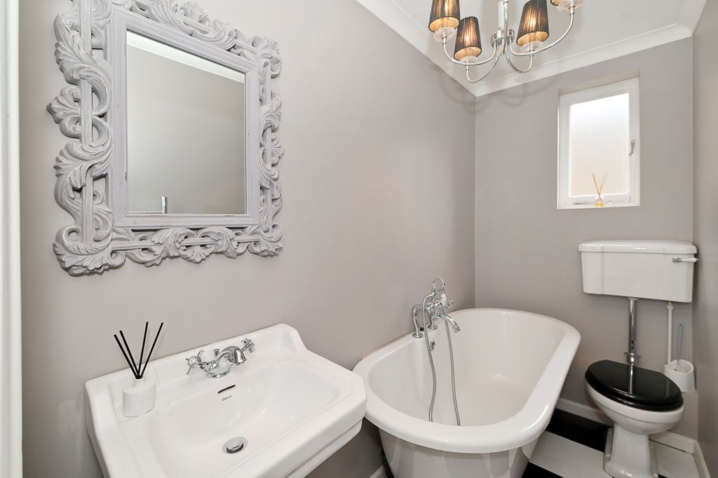 Property photo 2 of 13 10