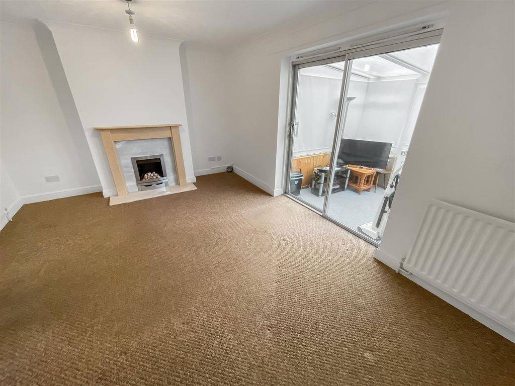 Property photo 3 of 11 Living Room (1).Jpg