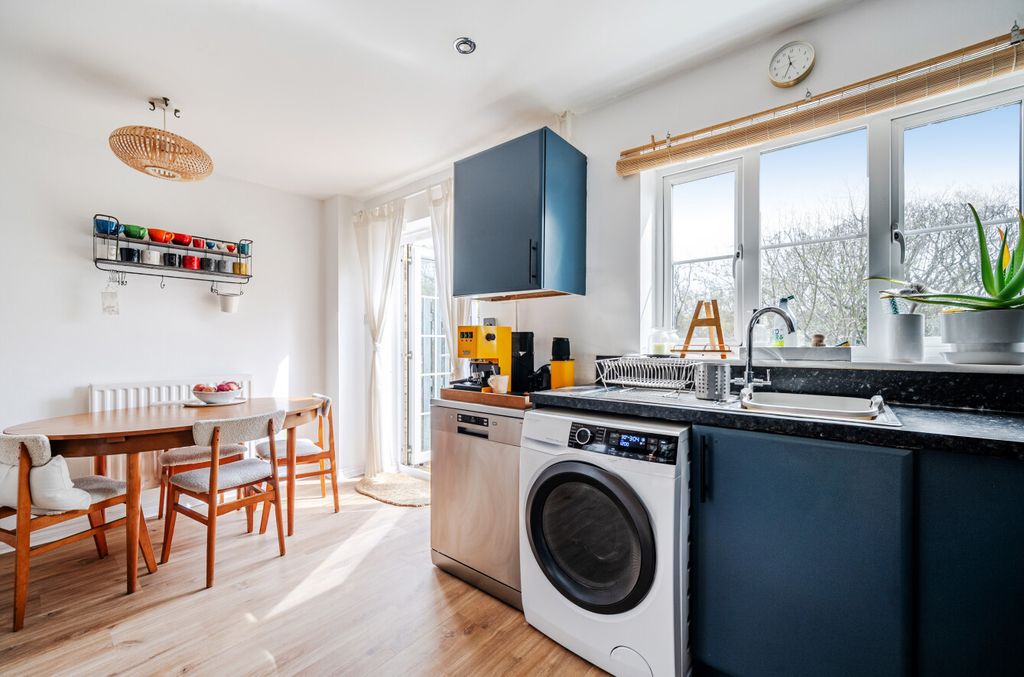 Property photo 3 of 16 1439527-7-69d7851...