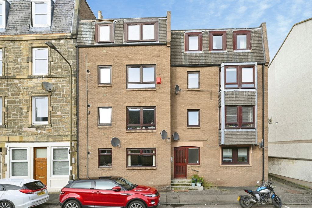 Property photo 2 of 15 Front View