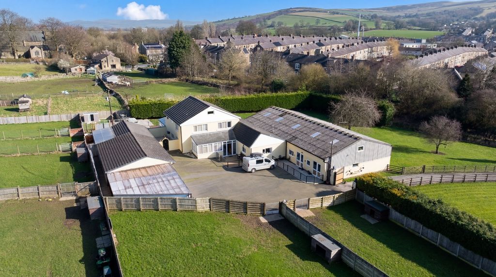 Property photo 2 of 35 Picture No. 38