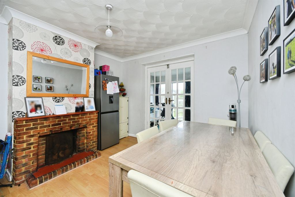 Property photo 3 of 23