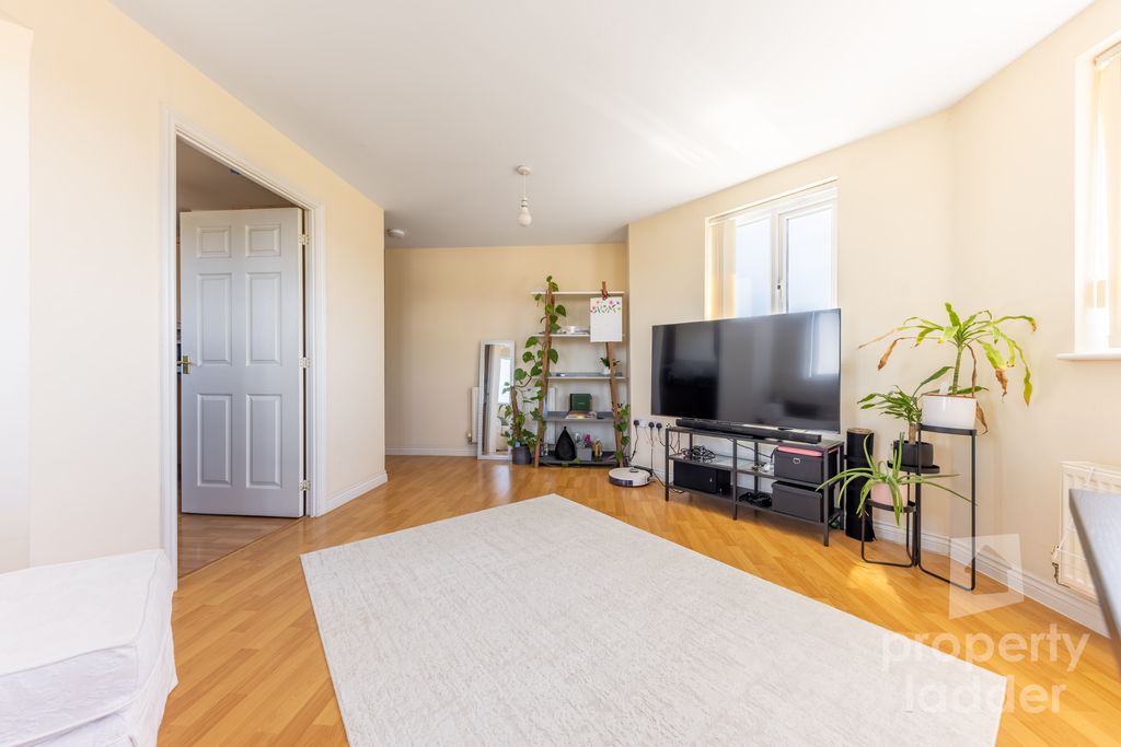 Property photo 3 of 13 Pl-9