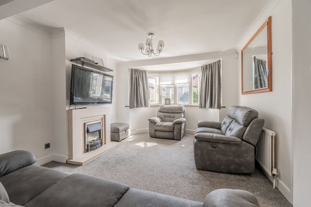 Property photo 2 of 24 4335082