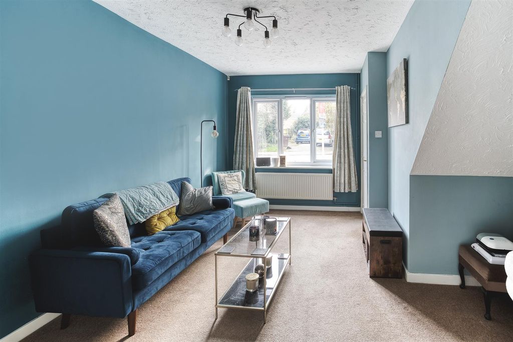 Property photo 2 of 11