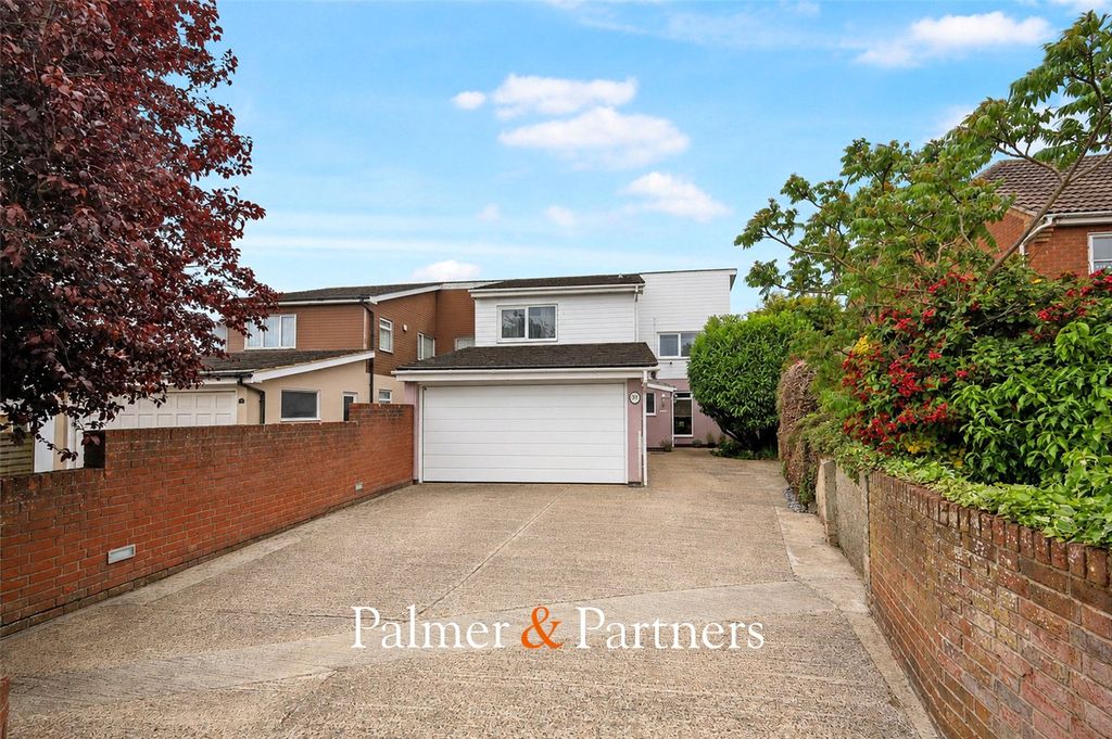 Property photo 1 of 26 Picture No. 13
