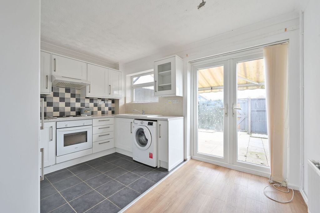 Property photo 3 of 16