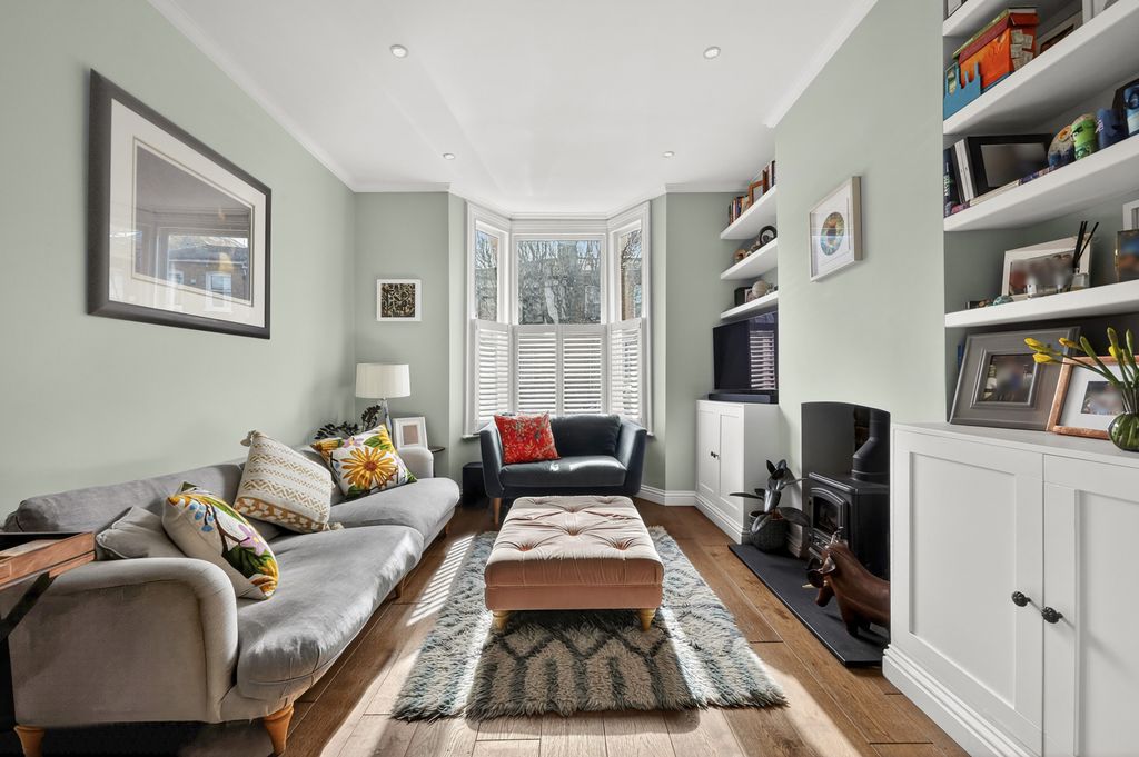 Property photo 1 of 17