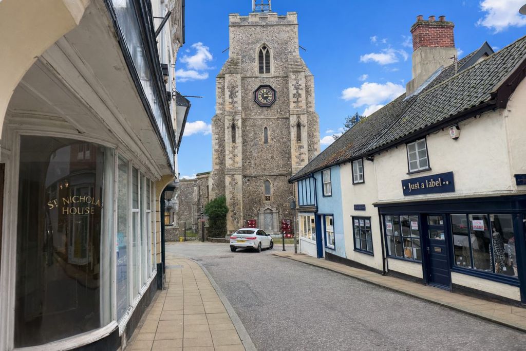 Property photo 3 of 57