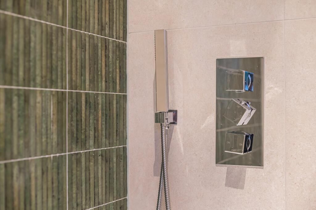 Property photo 3 of 35