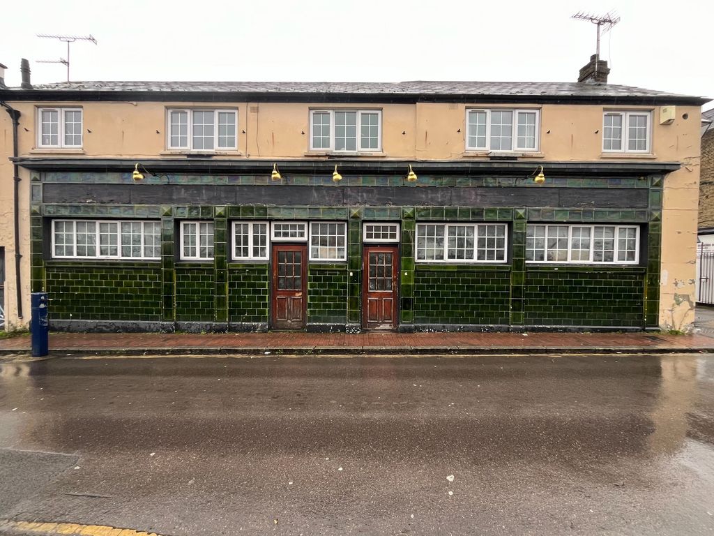 Property photo 1 of 4