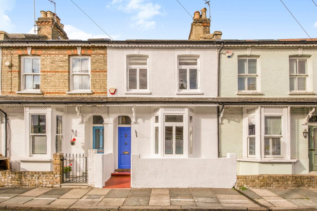 Property photo 1 of 18