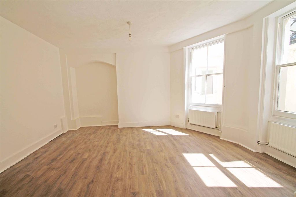 Property photo 3 of 7 Kitchen/Living/Dining Room