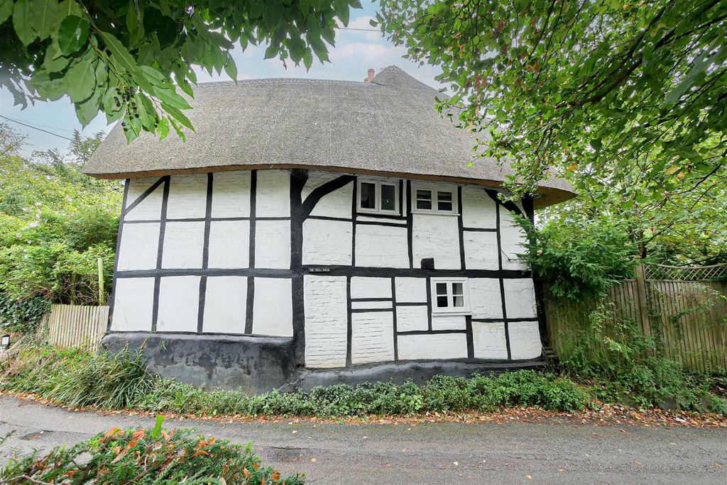 Property photo 3 of 22 Approach