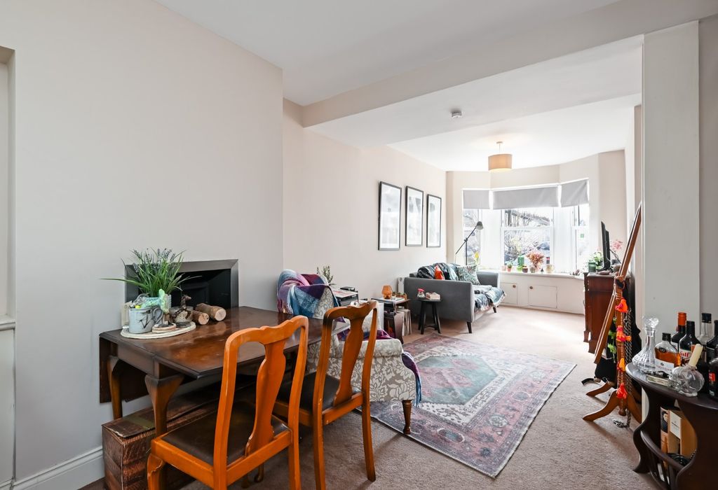 Property photo 3 of 10 Picture 3