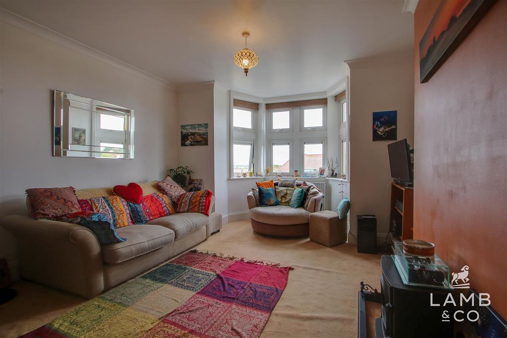 Additional image 9 of 1 bed flat for saleThe Esplanade, Frinton-On-Sea CO13