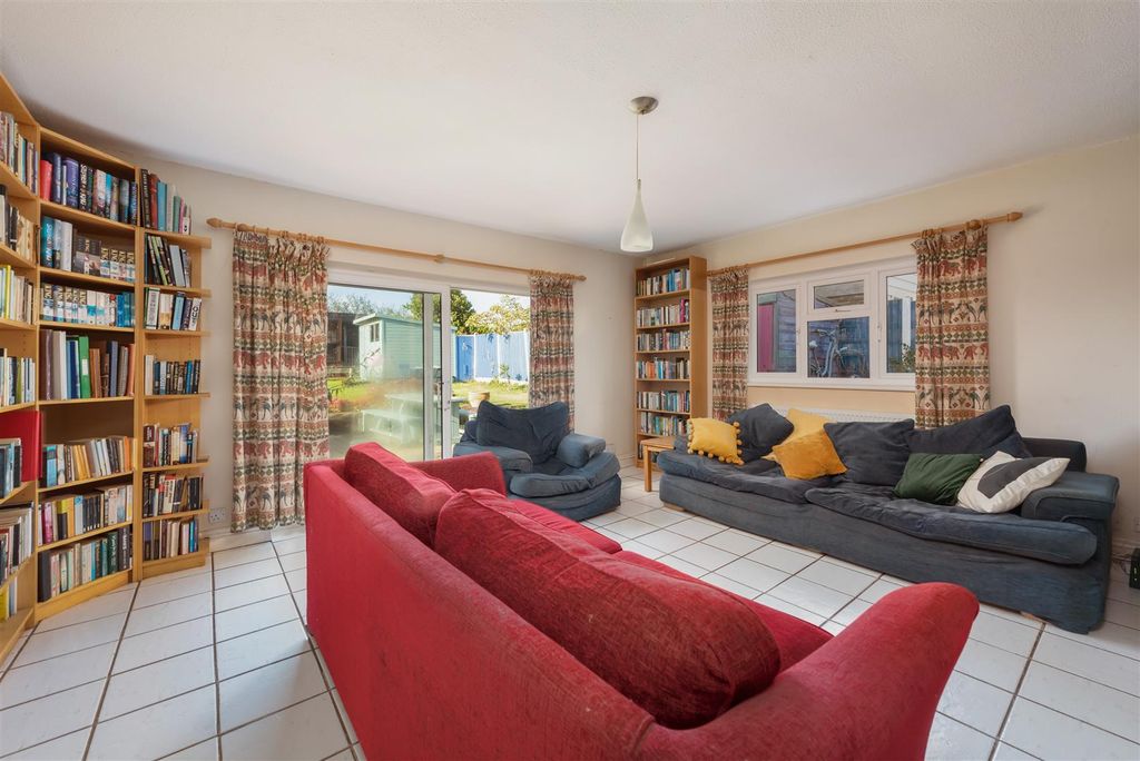 Property photo 2 of 23 Virginia Road, Whitstable