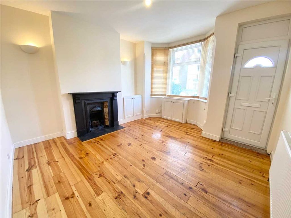 Property photo 3 of 28