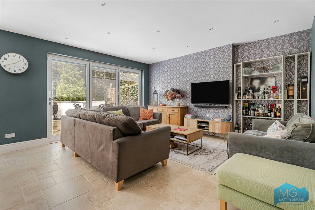 Property photo 3 of 22 Picture No. 46