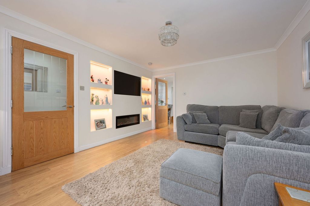 Property photo 2 of 29