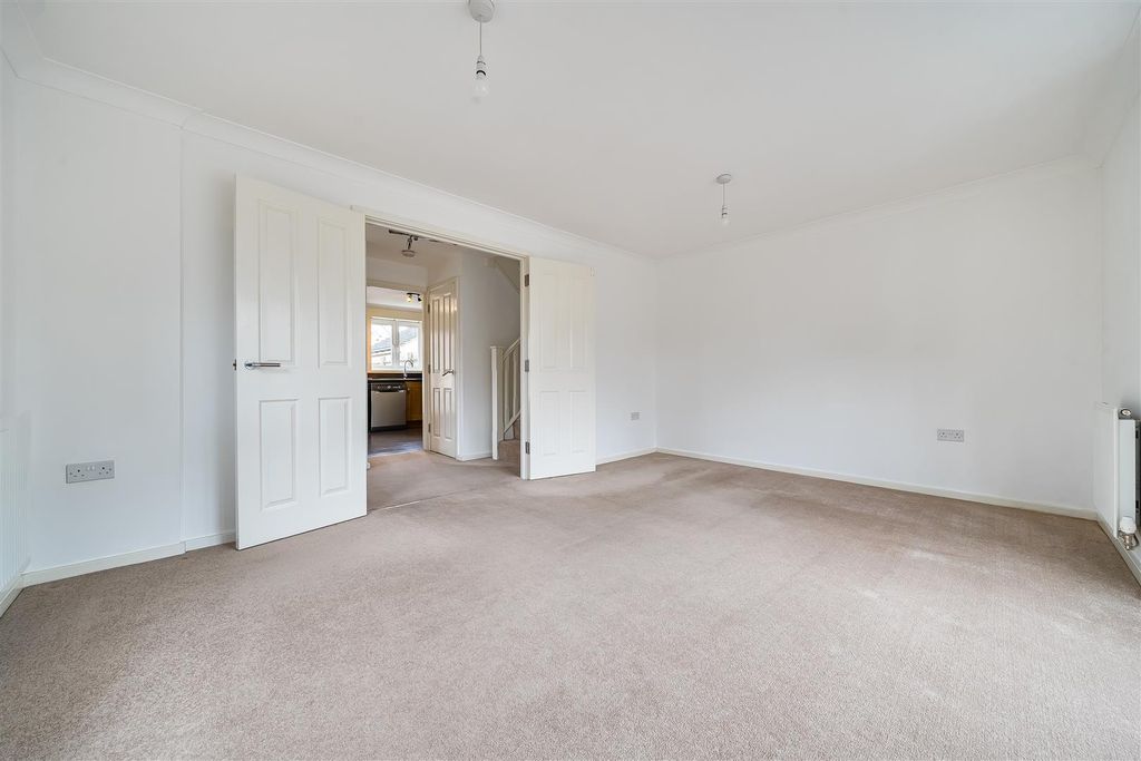 Property photo 3 of 17 1440855 (10).Jpg