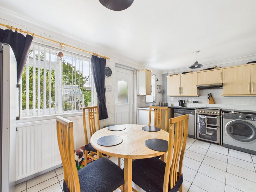 Property photo 3 of 10 4373906