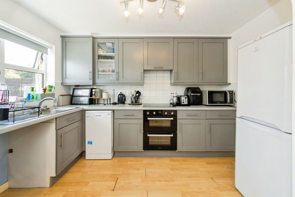 Property photo 3 of 18