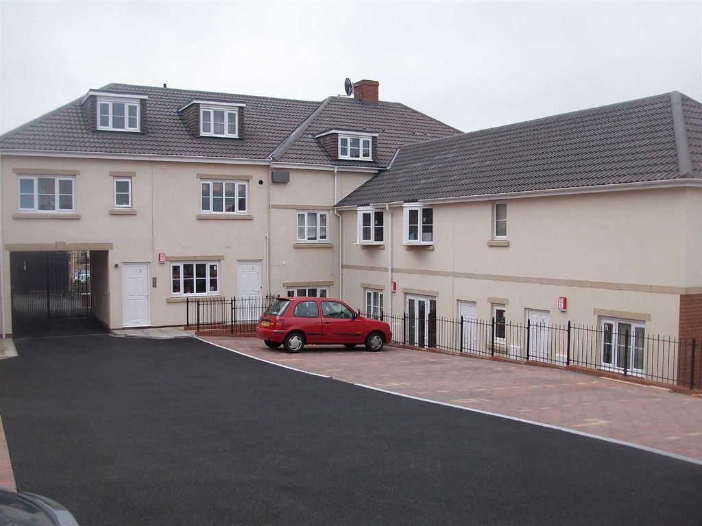 Property photo 1 of 5