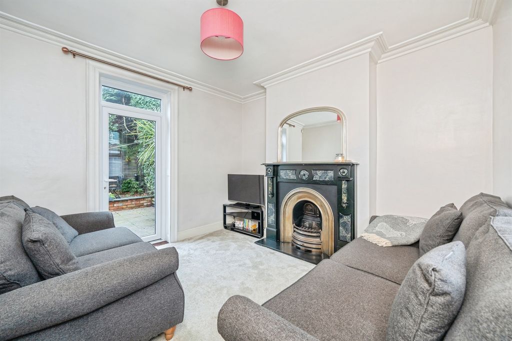 Property photo 2 of 14