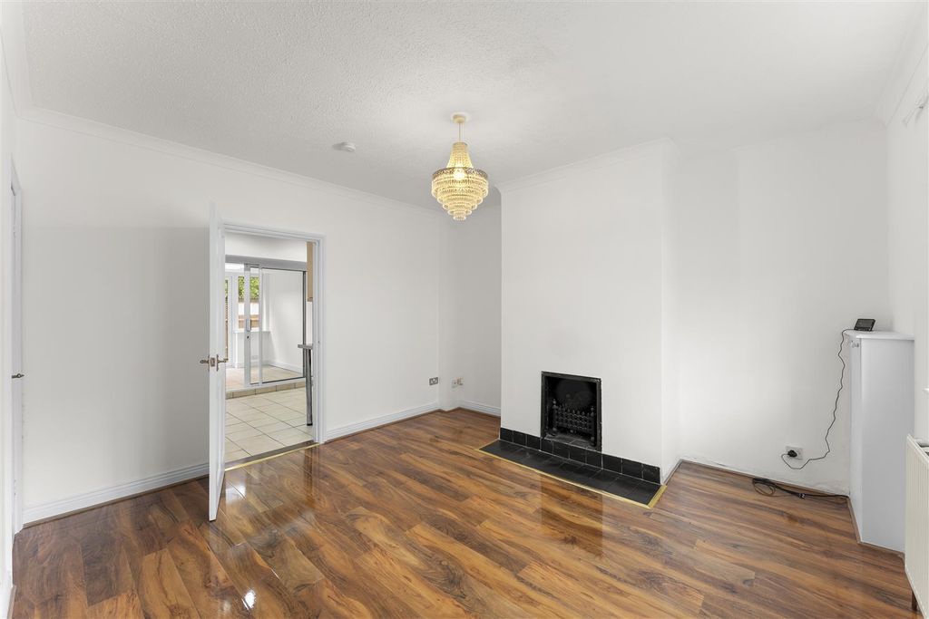 Property photo 3 of 14