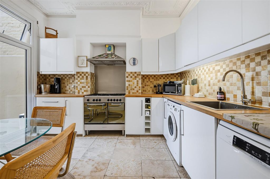 Property photo 2 of 12 Alexandra Road (2).Jpg