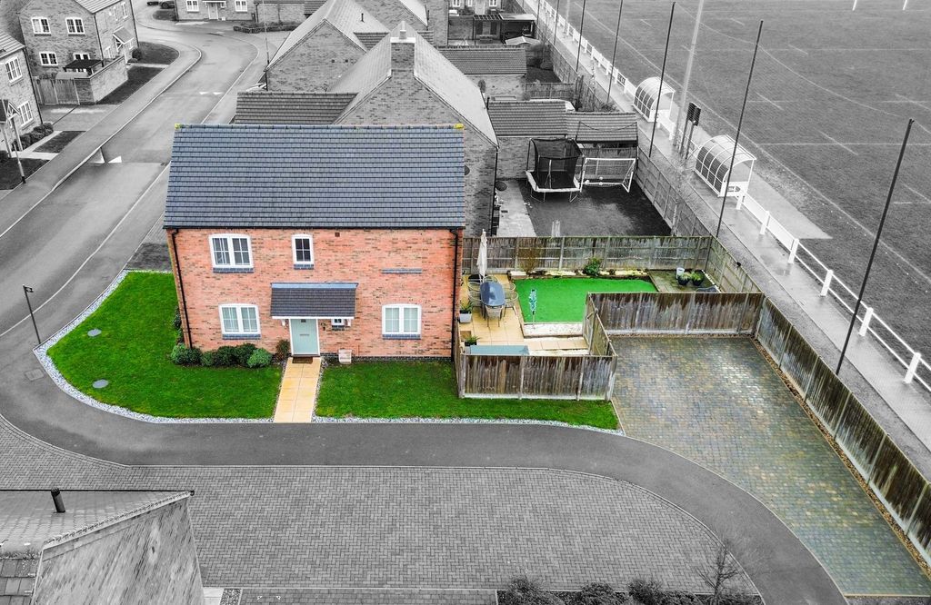 Property photo 1 of 34