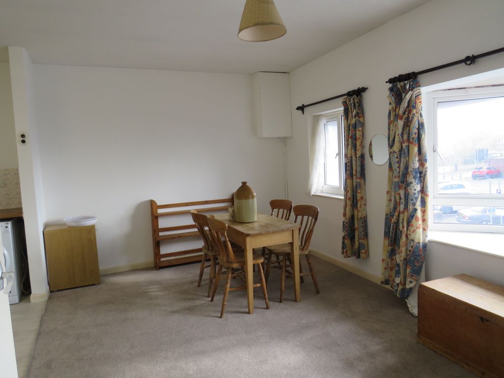 Property photo 2 of 7 Image