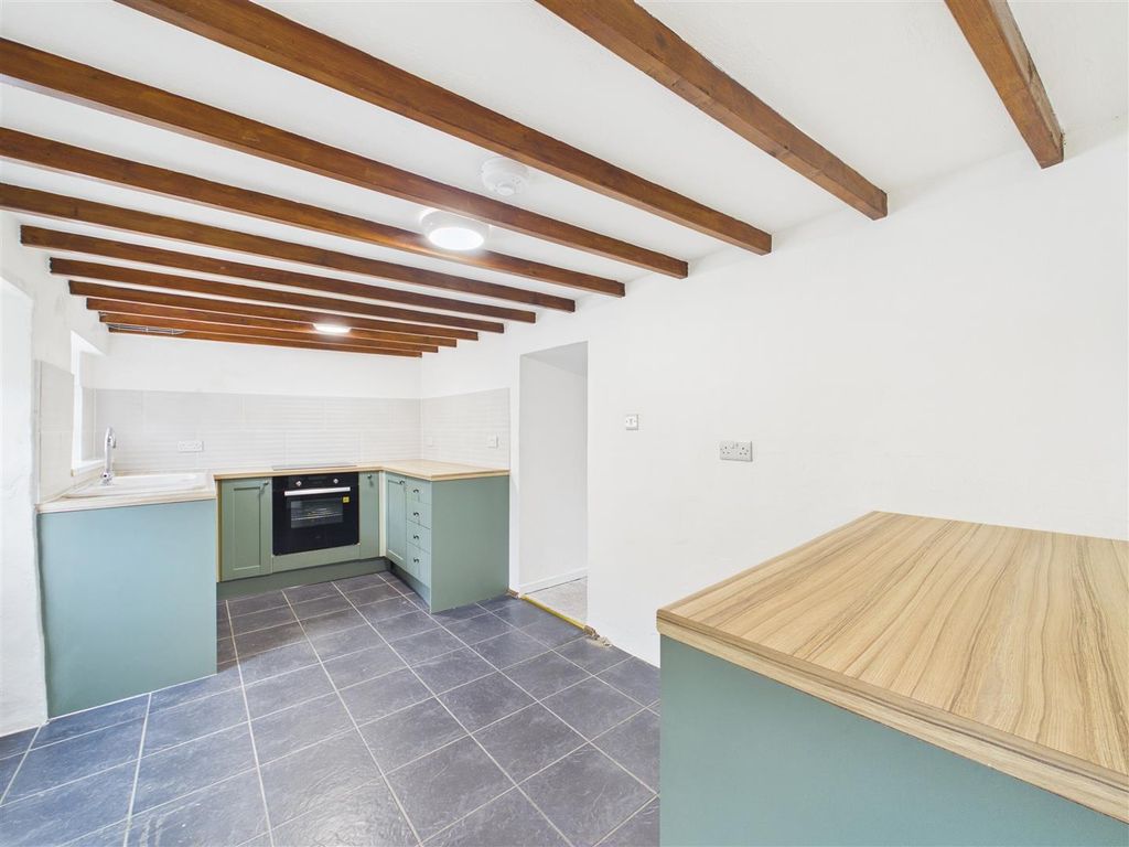 Property photo 3 of 15 Kitchen