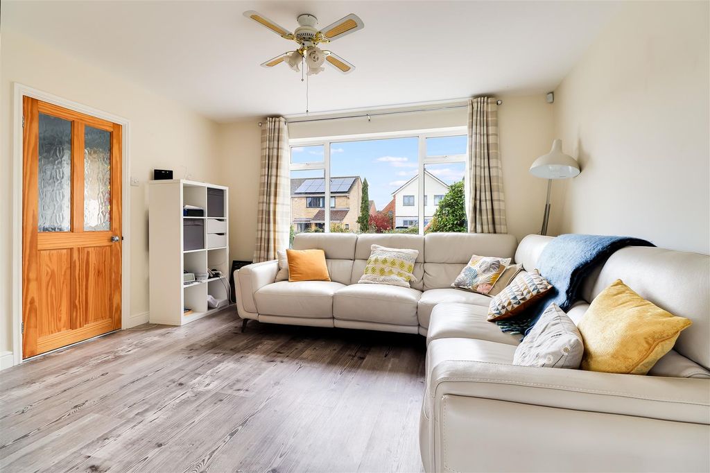 Property photo 3 of 17 Img (15)-2.Jpg