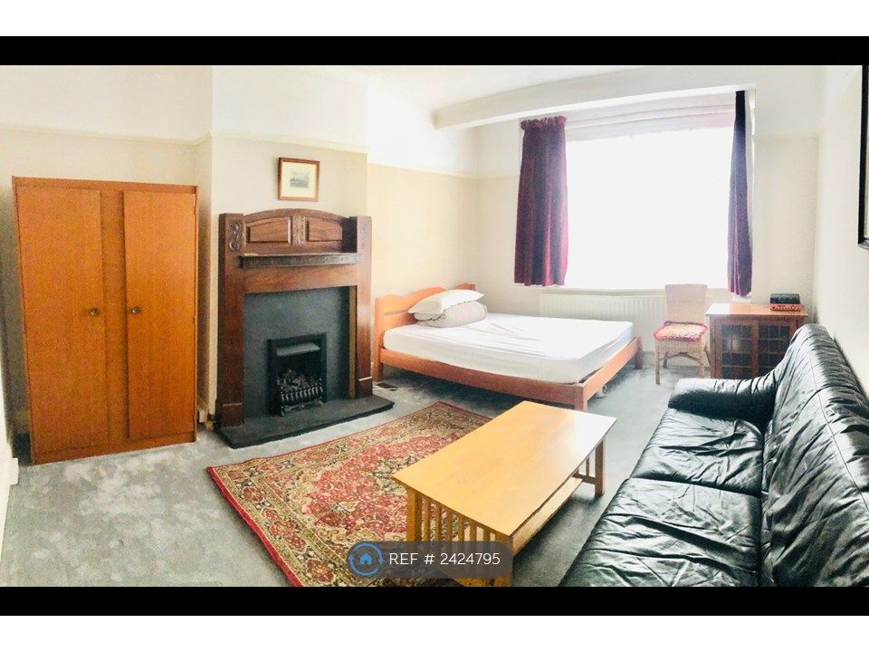 Property photo 2 of 9 Room 2